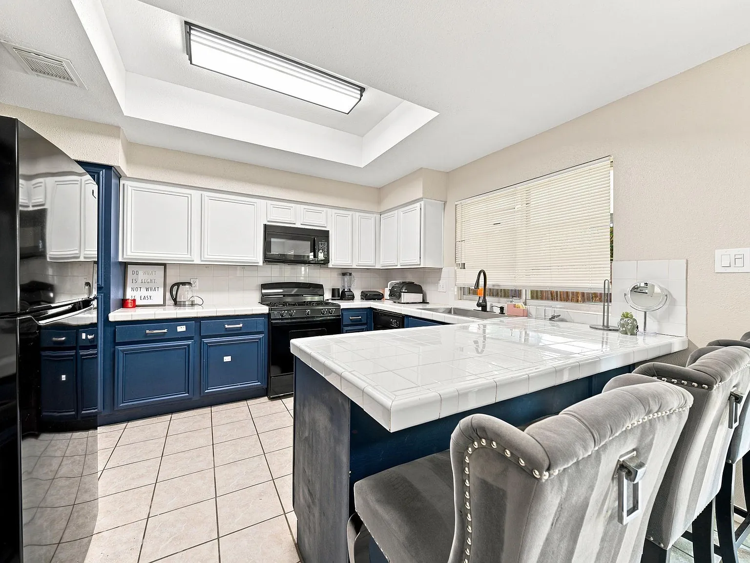 3 bed, 2.0 bath, 1510 sqft, $2,500 — Photo 4