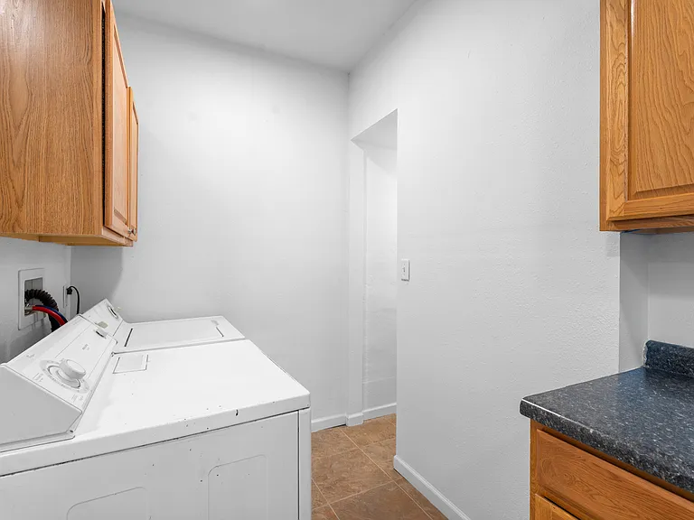 1203 E Cherry St — Photo 15