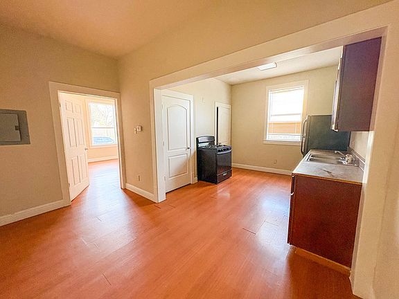 4th image of 2208 Sanger Ave Unit 1-4-1