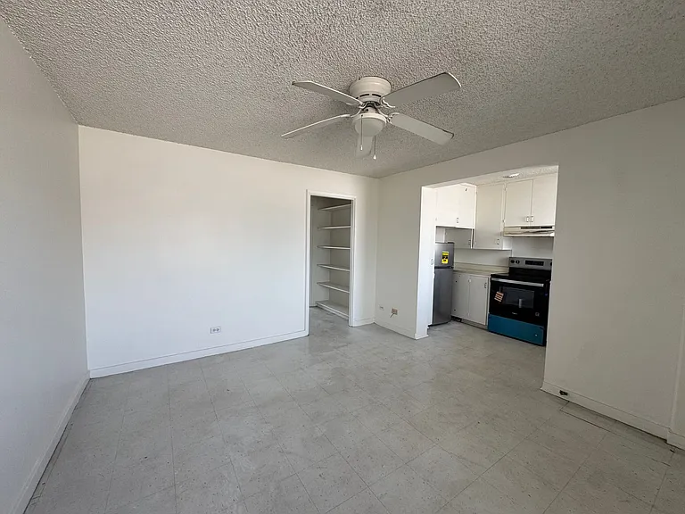 1003 Kapahulu Ave #303 — Photo 2