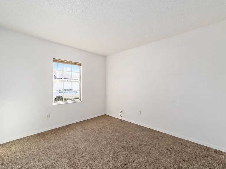325 Oak Track Crse — Photo 23