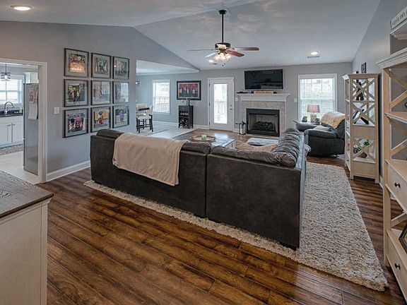 2nd image of 2292 Olivia Cir