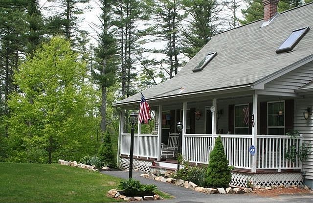 2nd image of 10 Galway Ln