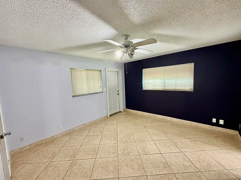 7714 SW 8th Ct — Photo 5
