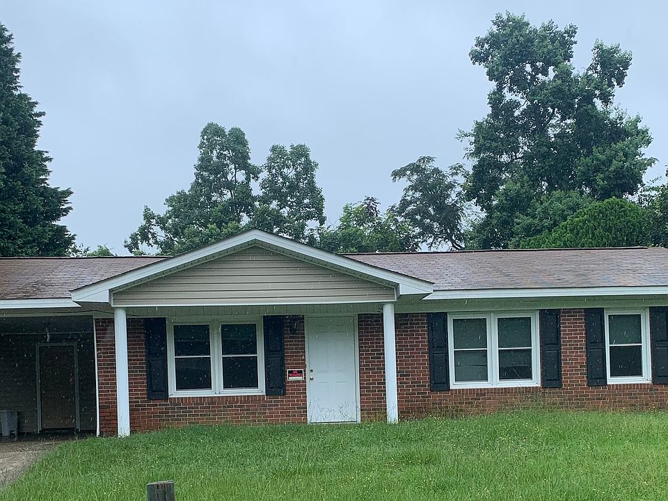 2nd image of 208 Laurie Ln