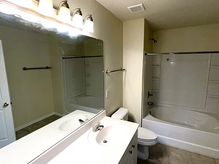 316 Linden Park Ln — Photo 12