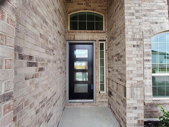 2nd image of 20814 Flat View Dr