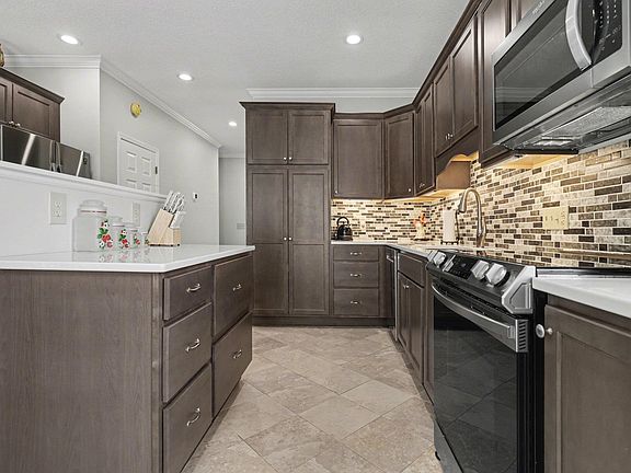 3rd image of 71 Turtle Creek Dr.