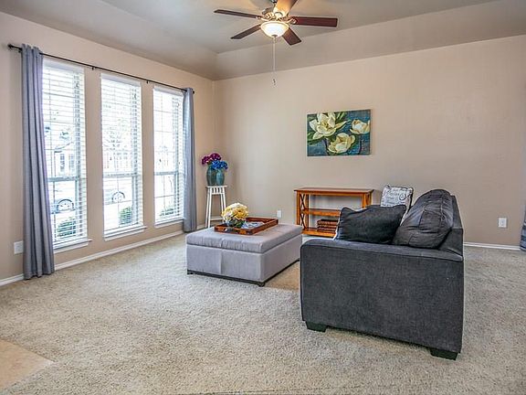 5th image of 2120 Bresee Dr