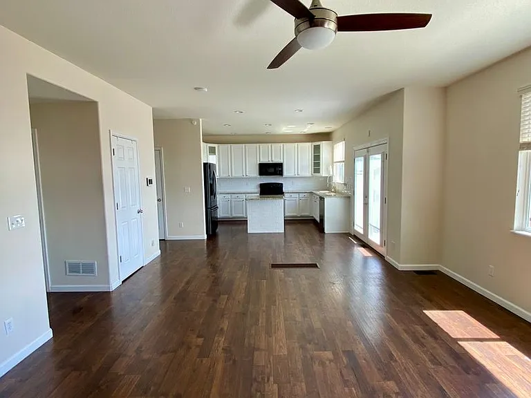 7605 Dobbs Dr — Photo 7