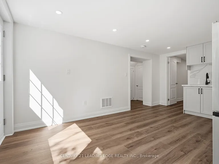 141 Roebuck Dr #LOWER LEVEL — Photo 5