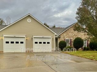 34 Cottage Ridge Rd, Fletcher, NC 28732