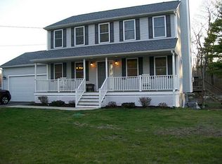 42 Rolling Green Dr, Scituate, RI 02825
