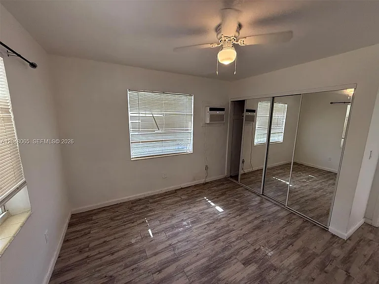 34 SW 5th St #1-2 — Photo 9