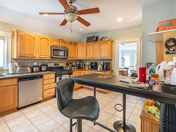 3rd image of 27 Paulina St #1