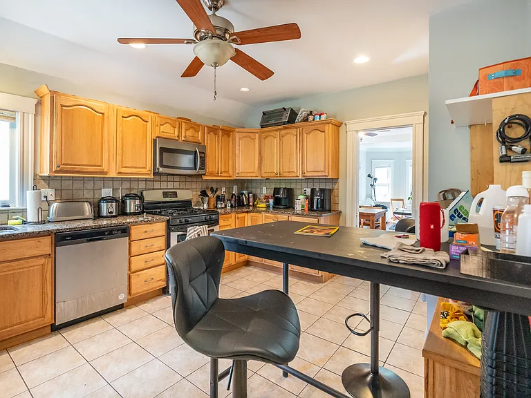 27 Paulina St #1 — Photo 3