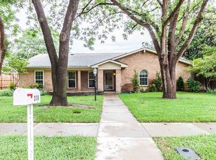 318 Ridgewood Dr, Richardson, TX 75080