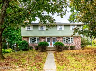 3 Woodbine Rd, Delmar, NY 12054