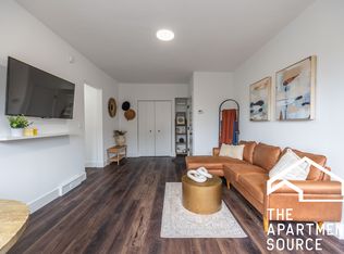 1557 W Hollywood Ave #401, Chicago, IL 60660