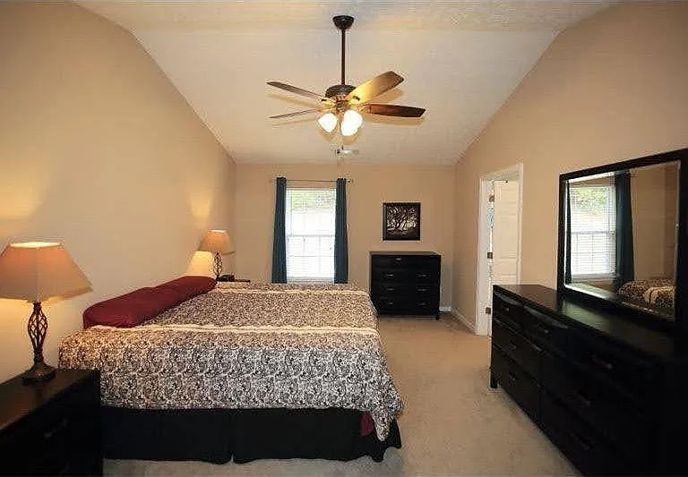 2977 Greyhawk Ln — Photo 7