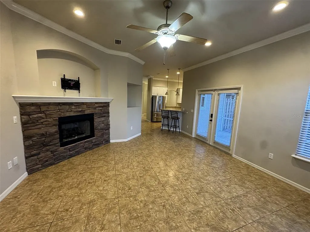 3 bed, 2.0 bath, 1446 sqft, $2,500 — Photo 2
