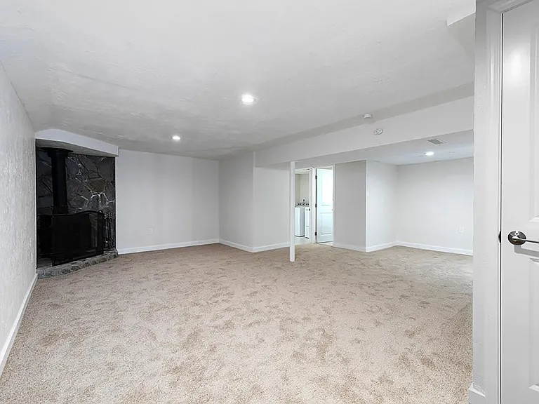 2506 Kingsley Dr NE — Photo 18