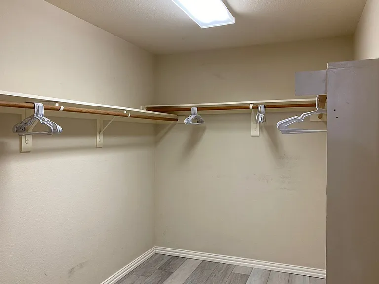 4835 Crown Dr — Photo 13
