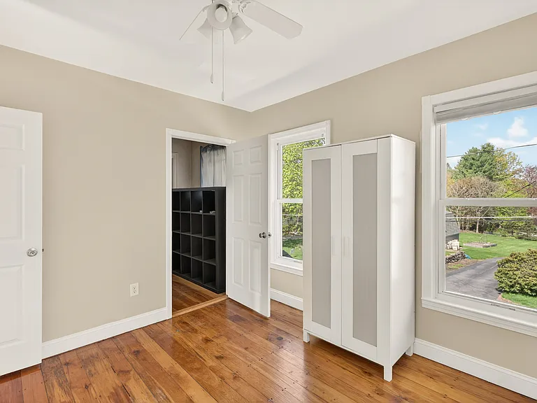40 Maple St #2 — Photo 5