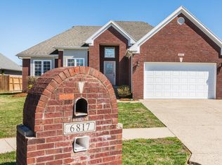 6817 Astral Dr, Louisville, KY 40258