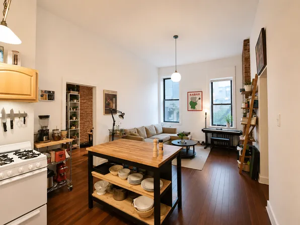 1069 Bedford Avenue image 1 of 7