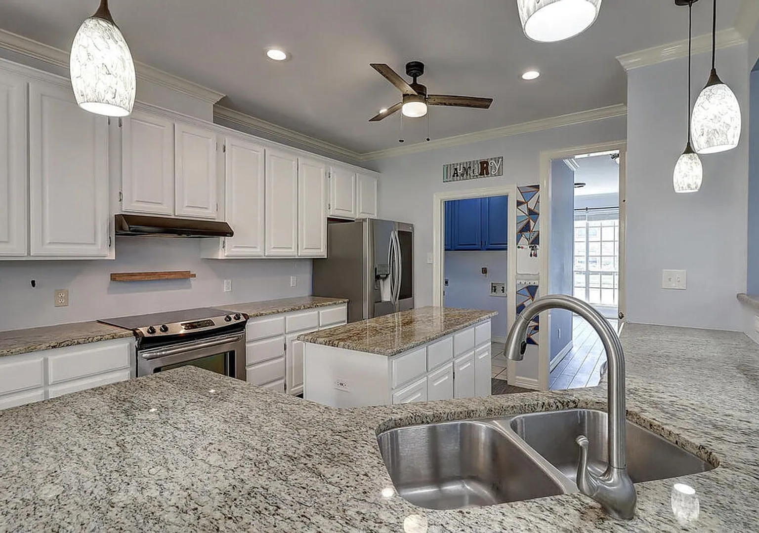 7810 Duchess - 4/bed 2.5/bath $2395/month — Photo 3