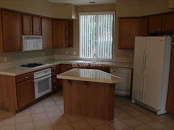 4th image of 1704 Estrella St