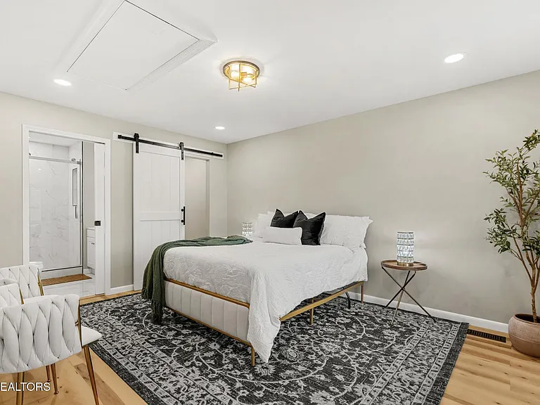 6741 Heatherbrook Dr — Photo 17
