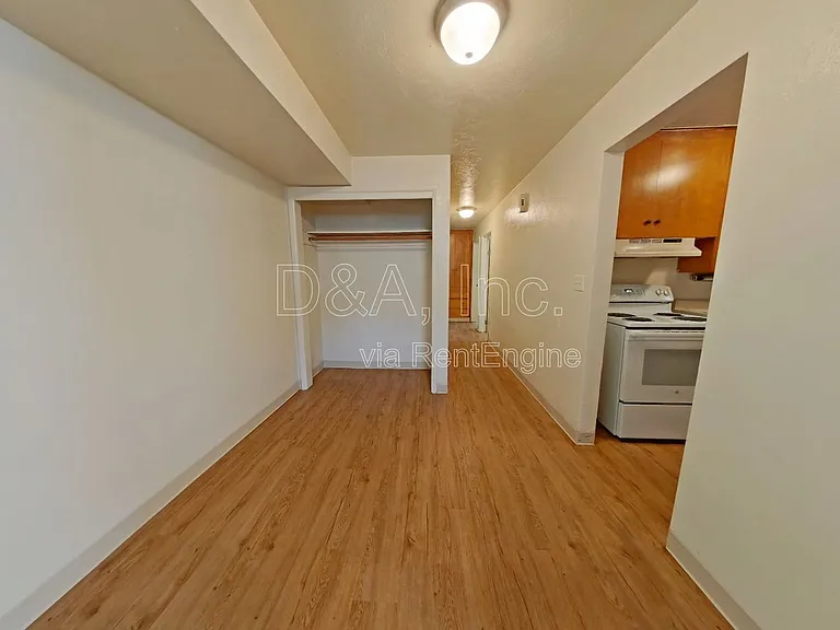 2703 NW Taylor Ave — Photo 4