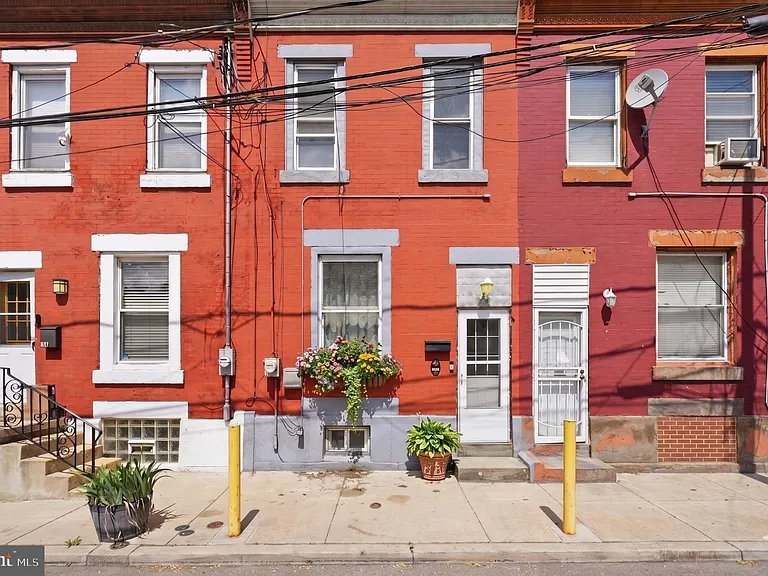 525 Morse St — Photo 1
