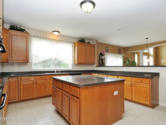 5th image of 741 Barclay Dr