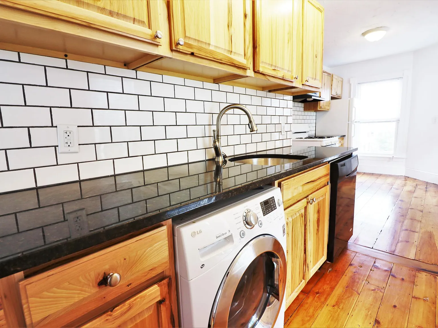 2 bed, 865 sqft, $2,654 — Photo 1