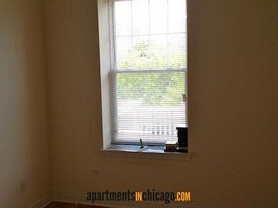 2nd image of 2519 W Montrose Ave #2
