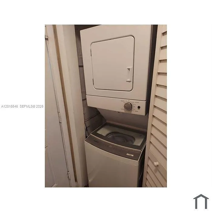 Building Photo - 207 NE 141st St #4-6-1