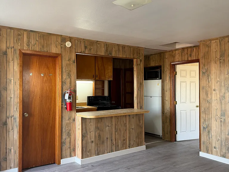 1265 N Commercial St #7 — Photo 5