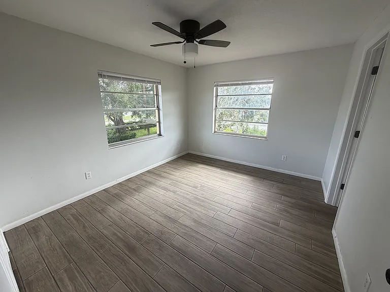 2305 K Ville Ave — Photo 5
