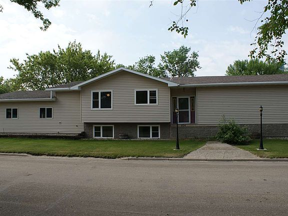 2nd image of 203 3rd Ave SE