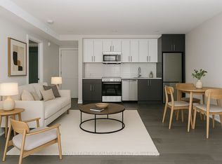 11 Walmer Rd #209, Toronto, ON M5R 2W9