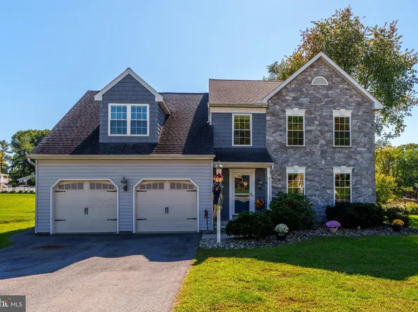 3600 Wildflower Ln, Mountville, PA 17554