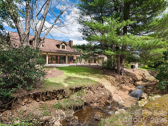 3rd image of 356 Curtis Creek Rd