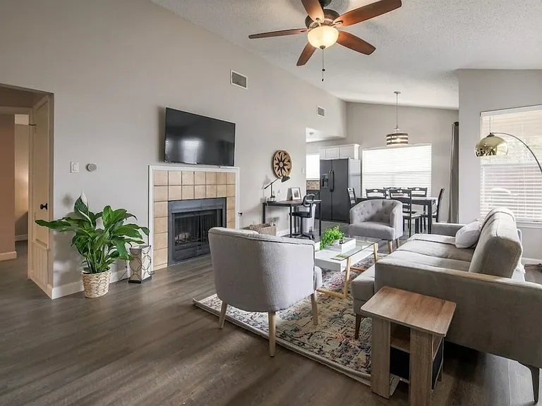 5947 Kevin Kelly Pl — Photo 2
