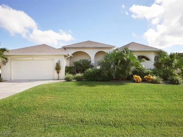 1725 SE 10th Pl, Cape Coral, FL 33990