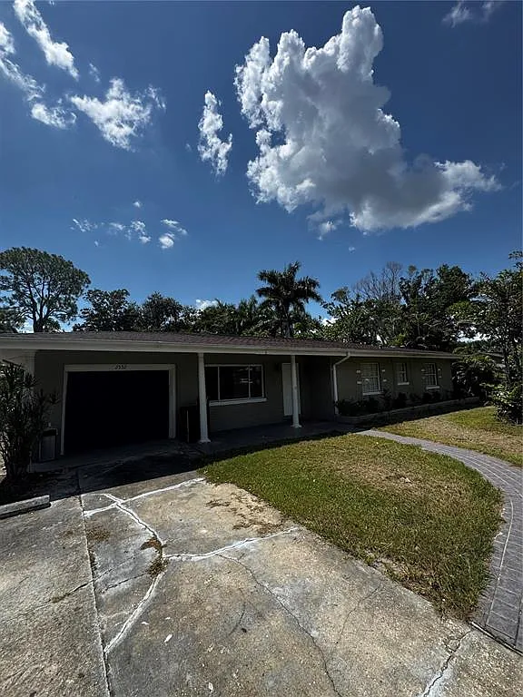 3 bed, 2.0 bath, 2326 sqft, $3,099 — Photo 1