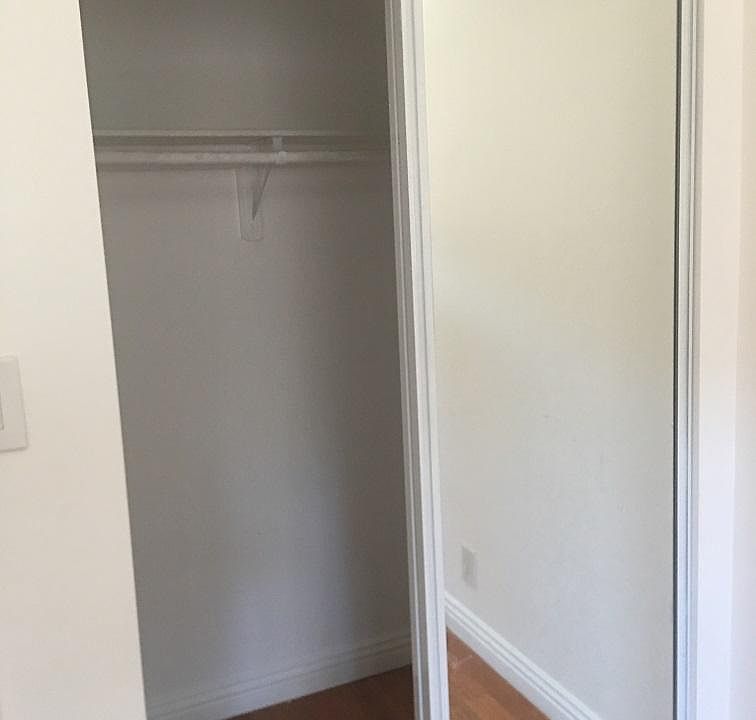 1st image of 211 N Catalina St