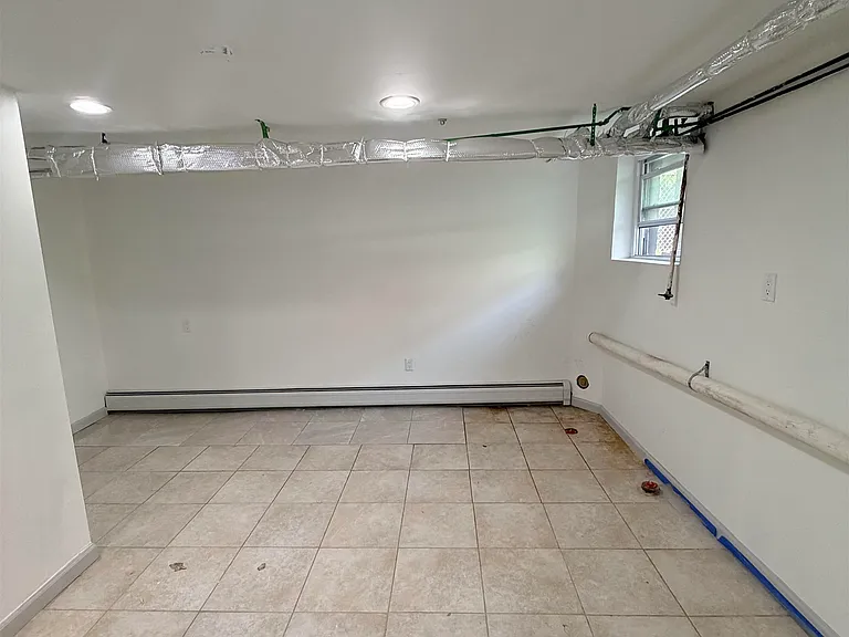 124 Winfield Ave #1 — Photo 35